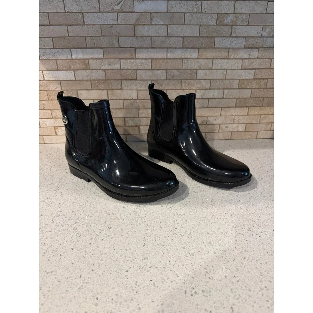 Michael Kors Rain‎ Boots Womens 9 Black Ankle MK Charm